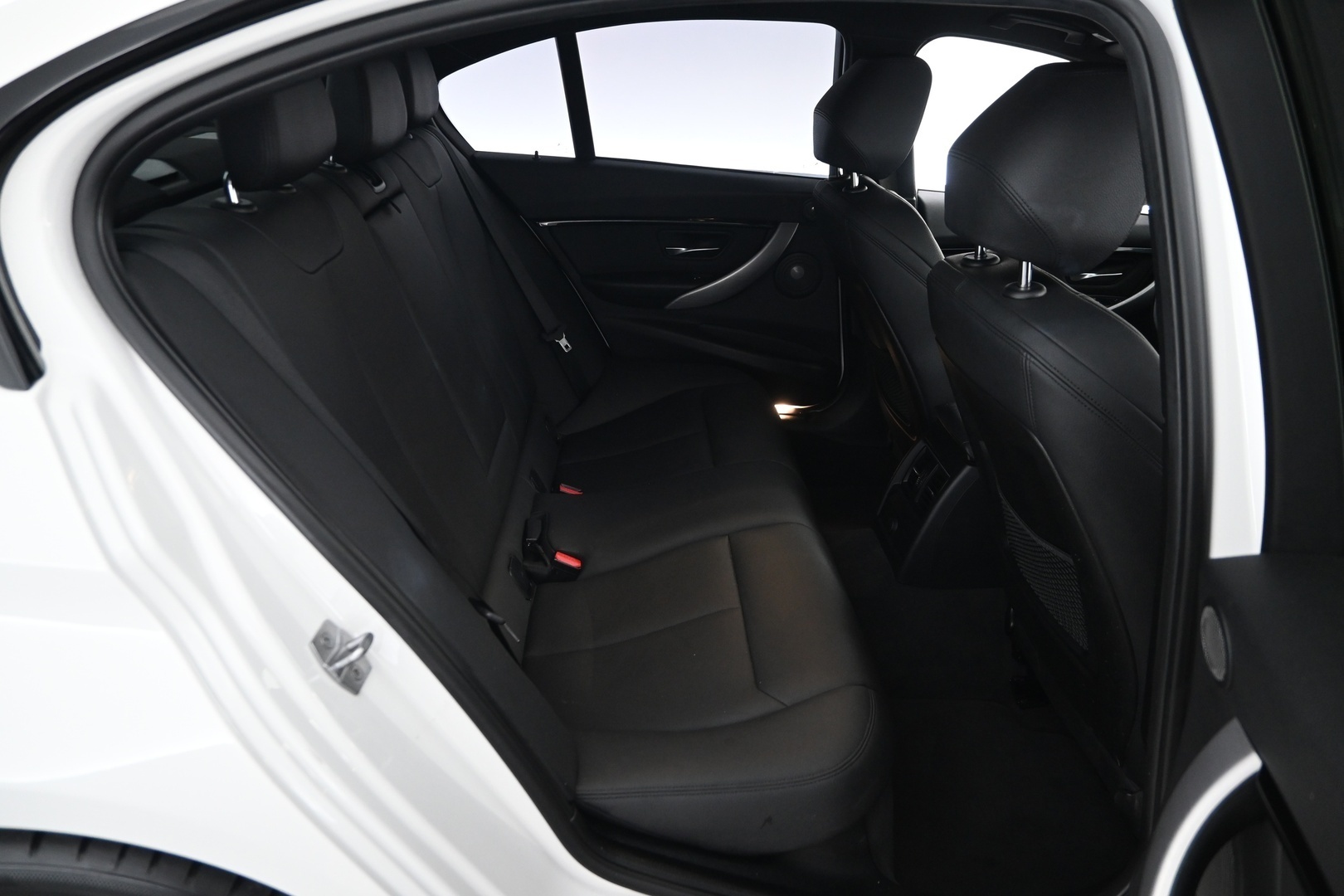 BMW 330 2016