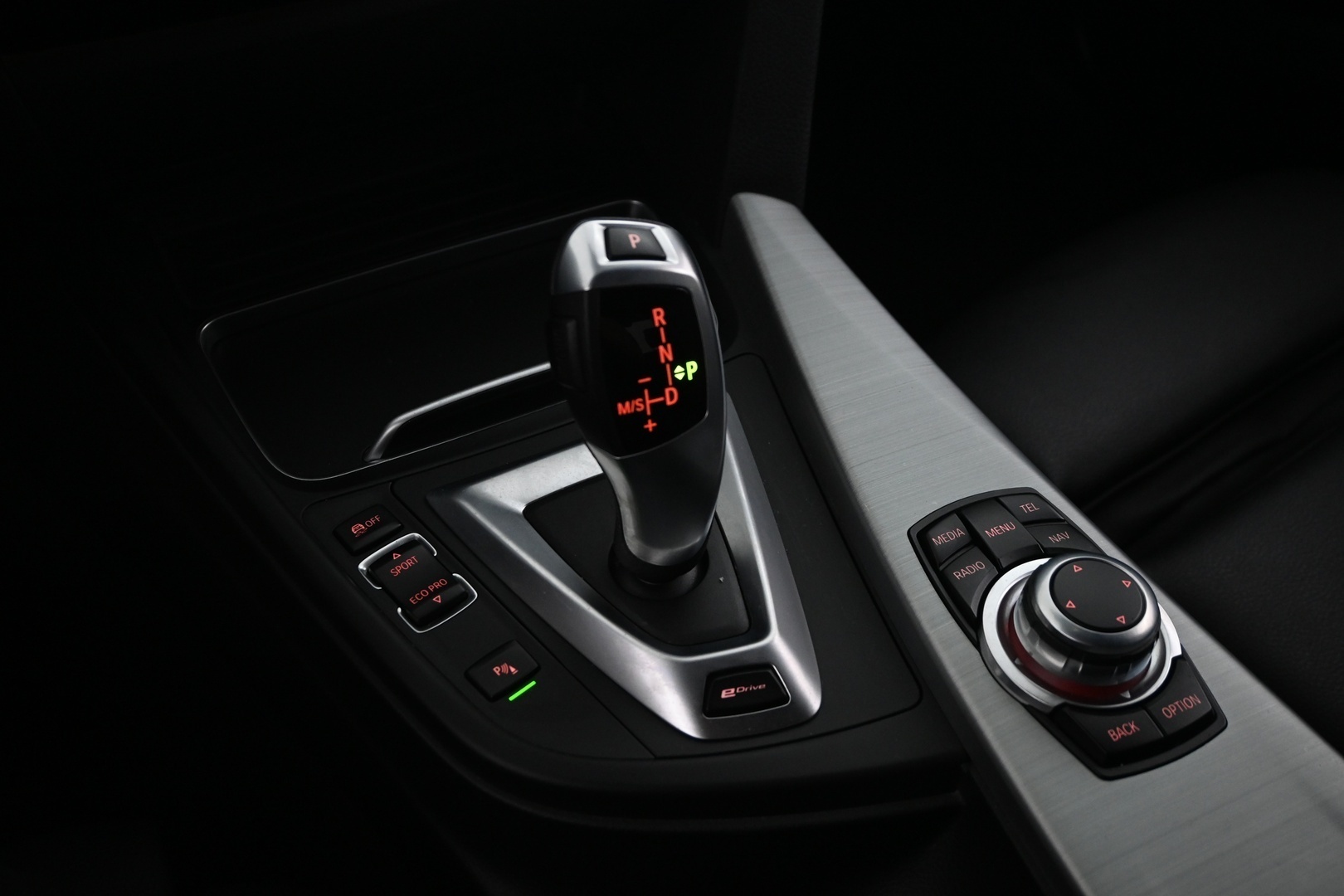 BMW 330 2016