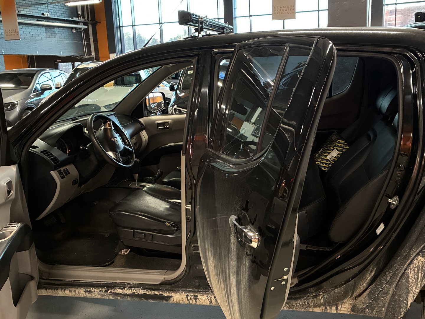 MITSUBISHI L200 2010