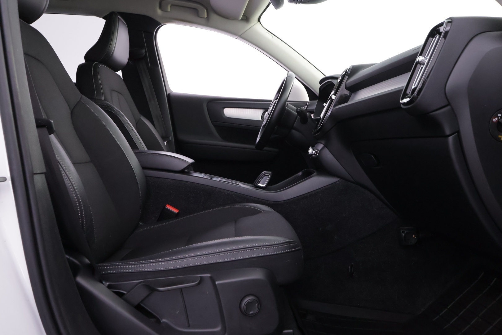 VOLVO XC40 2020