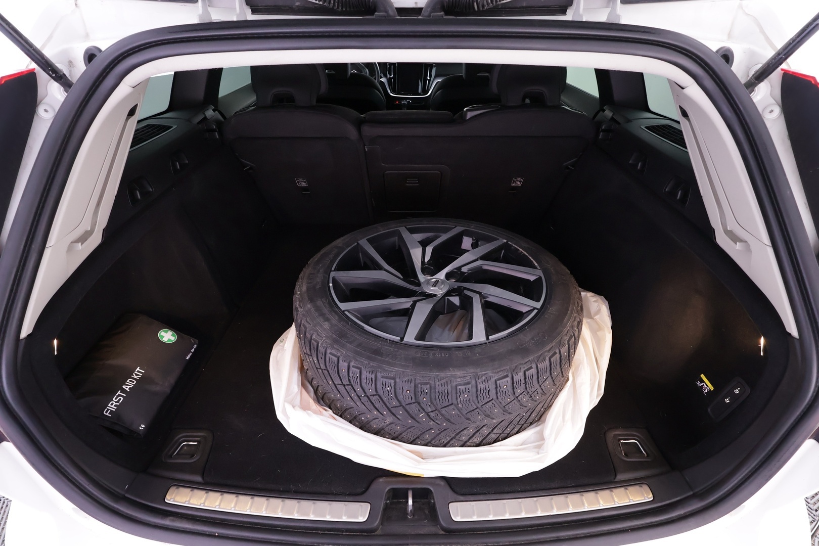 VOLVO V60 2019