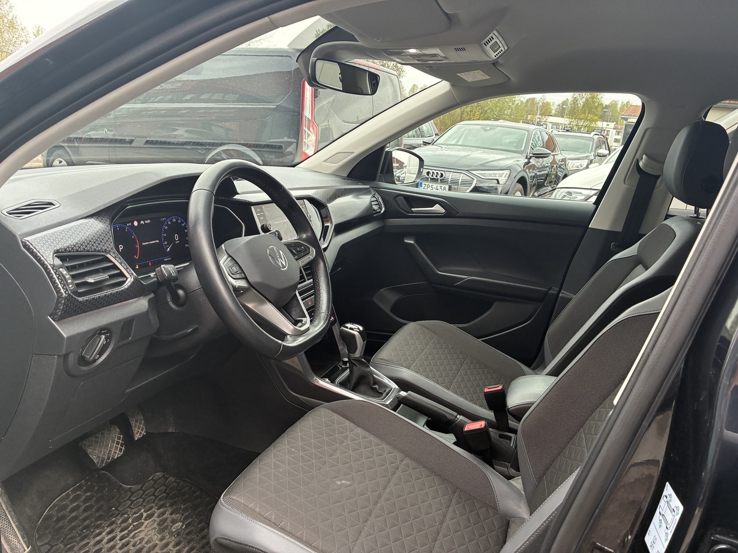 VOLKSWAGEN T-Cross 2023