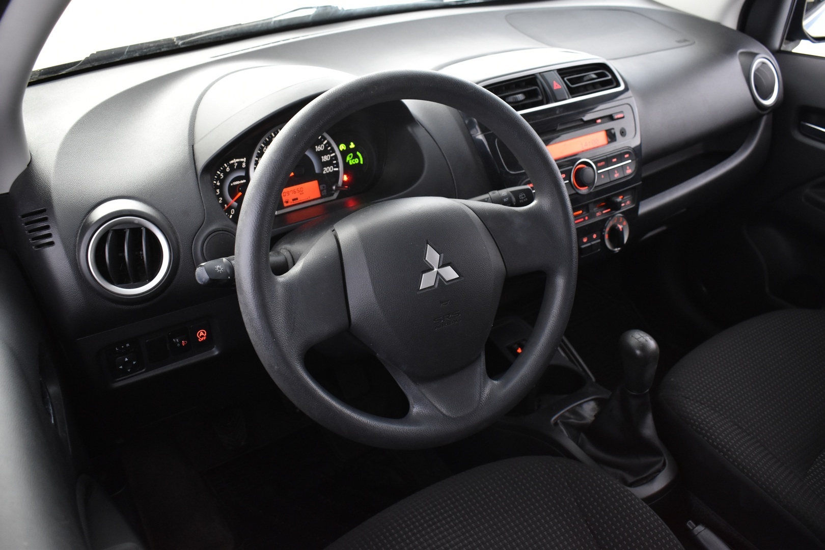 MITSUBISHI Space Star 2015