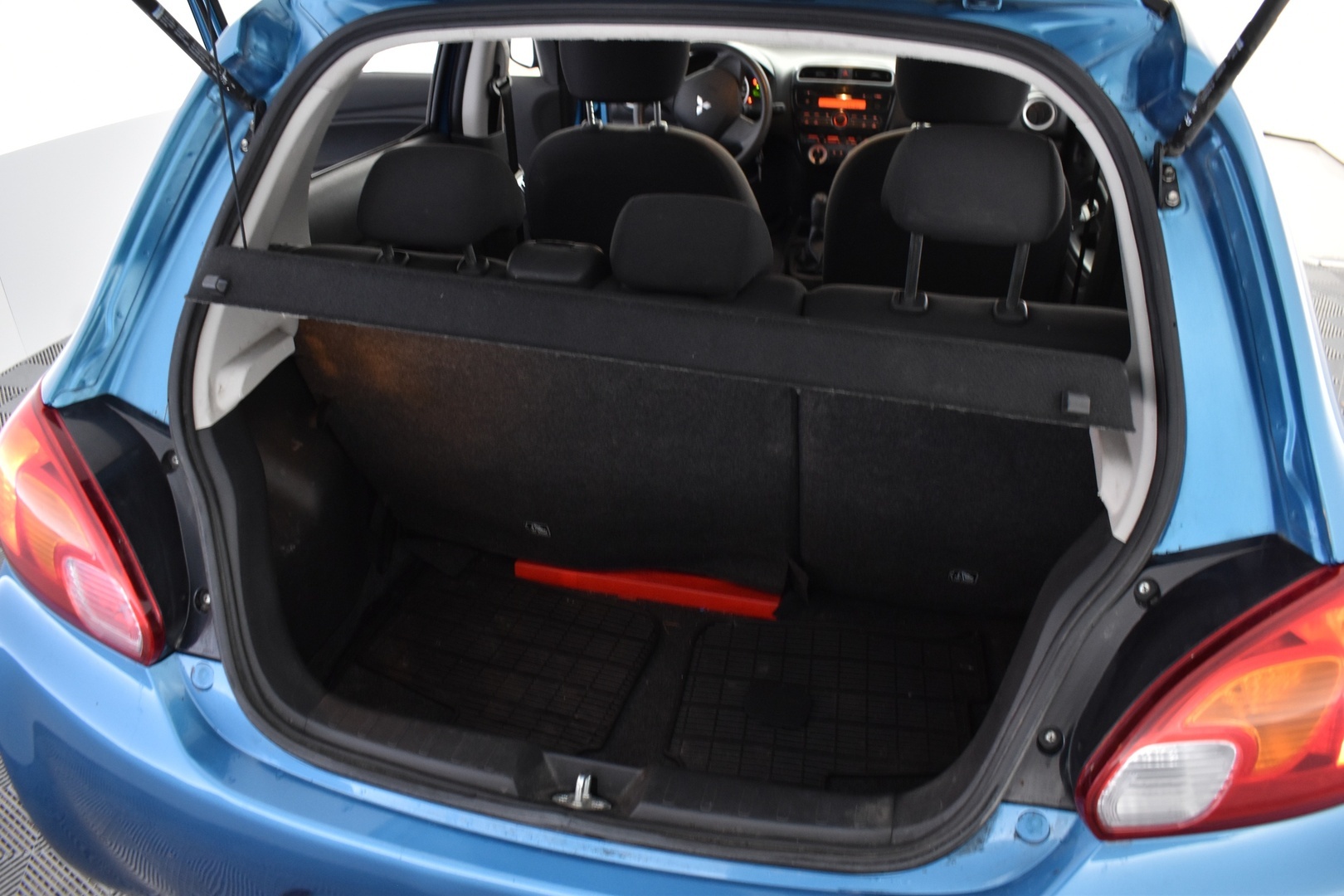 MITSUBISHI Space Star 2015