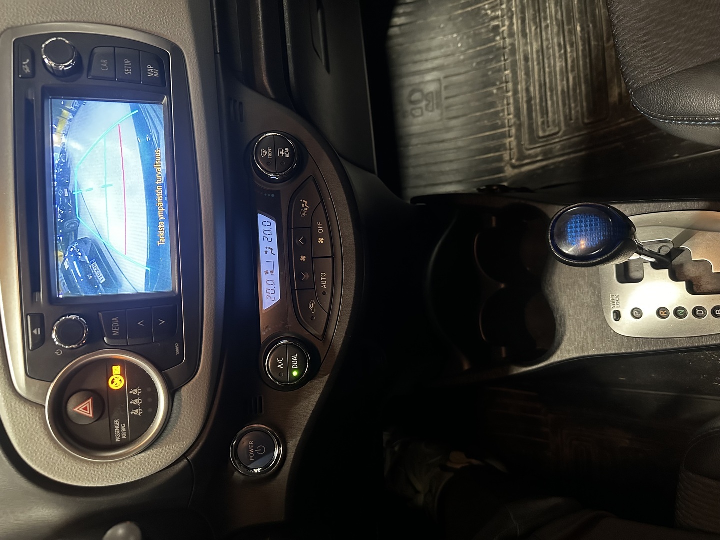 TOYOTA Yaris 2013