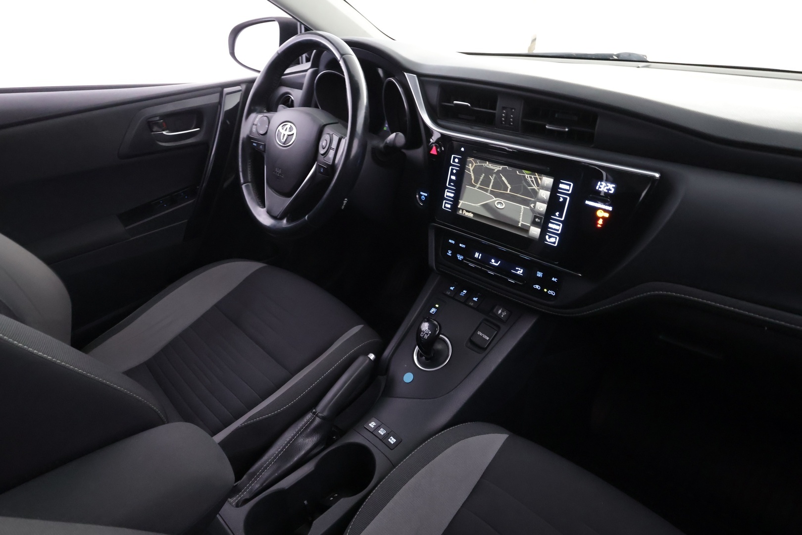 TOYOTA Auris 2018