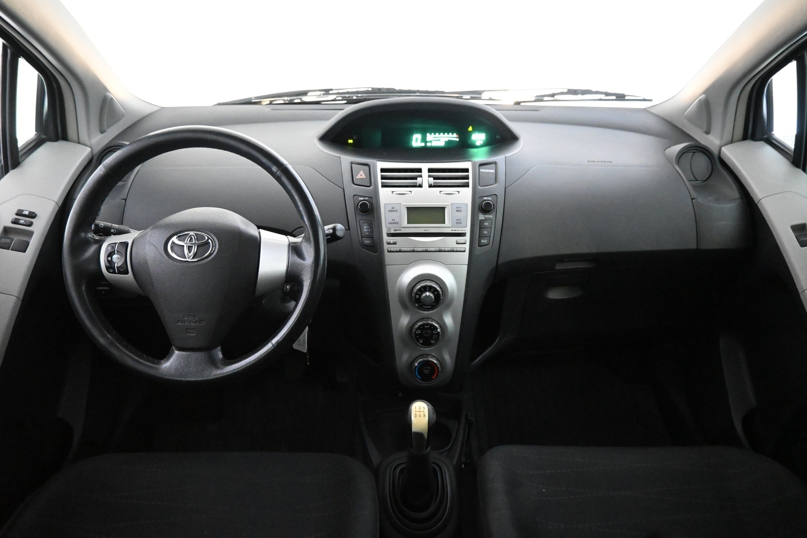 TOYOTA Yaris 2006