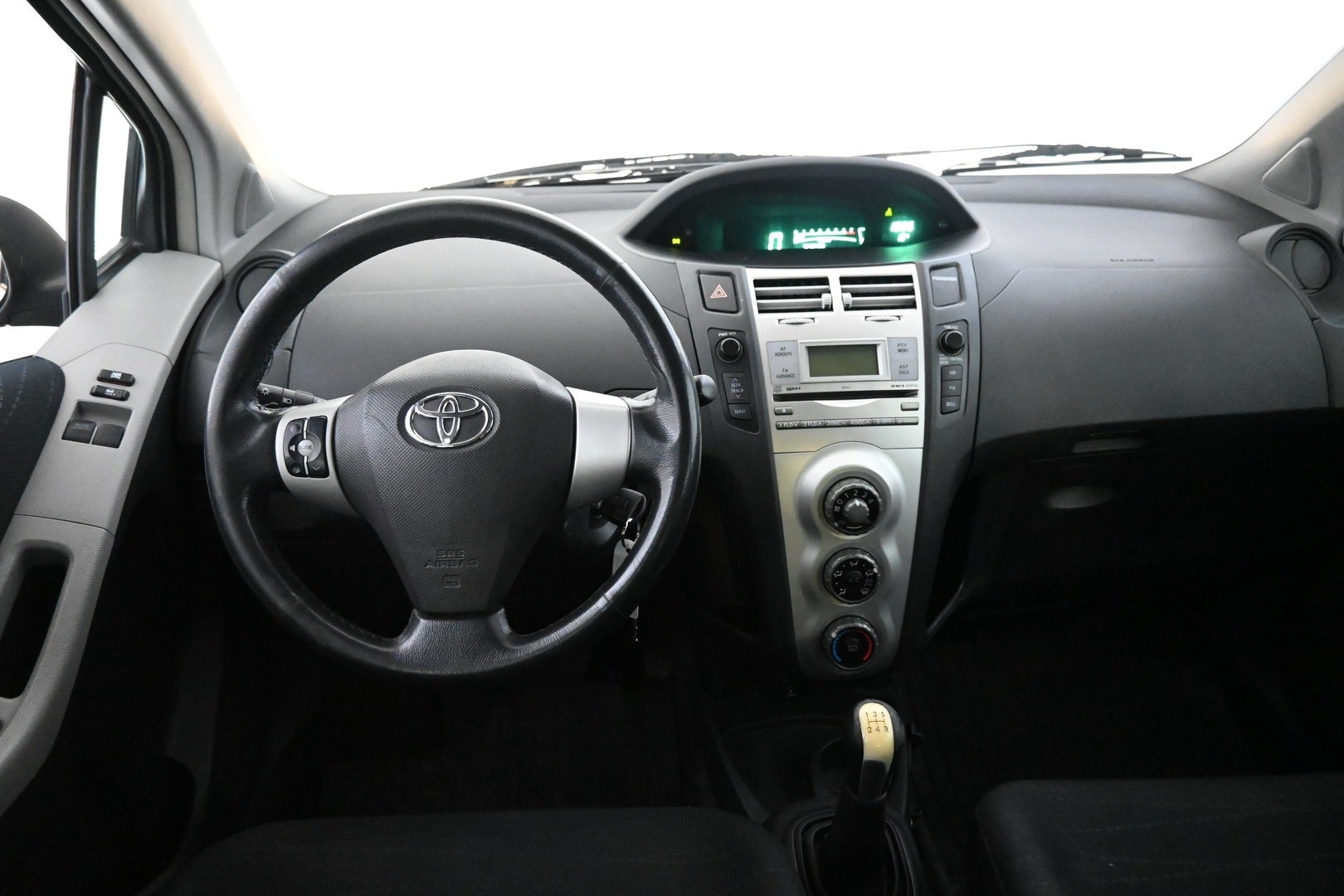 TOYOTA Yaris 2006