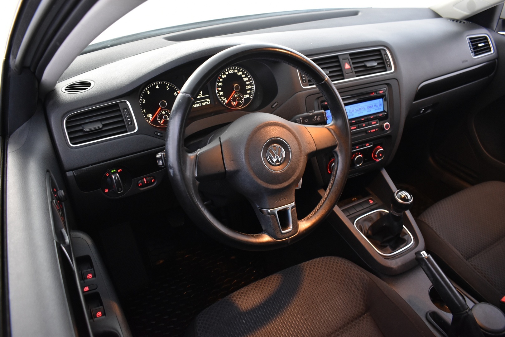 VOLKSWAGEN Jetta 2011