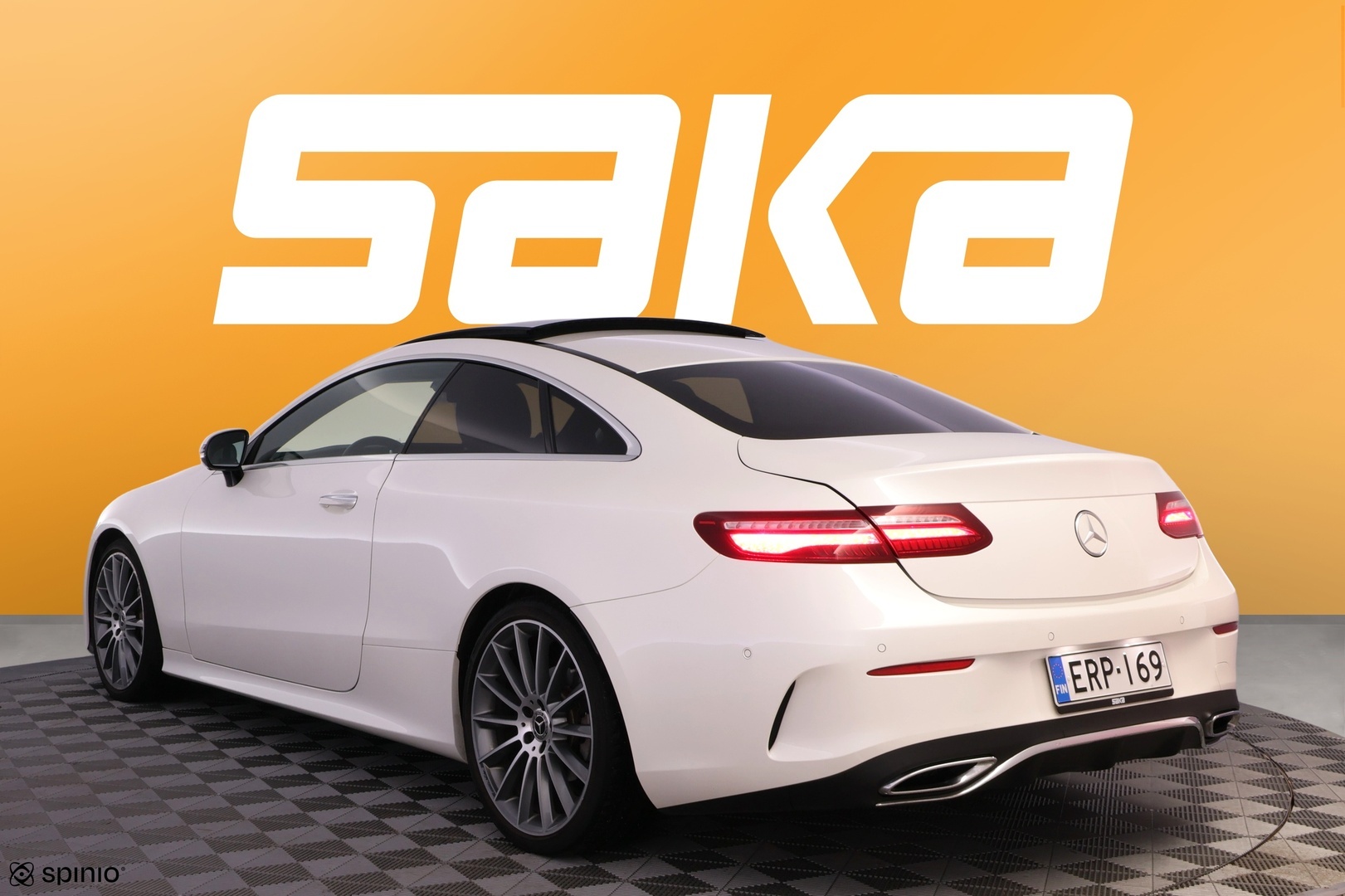 MERCEDES-BENZ E 2017