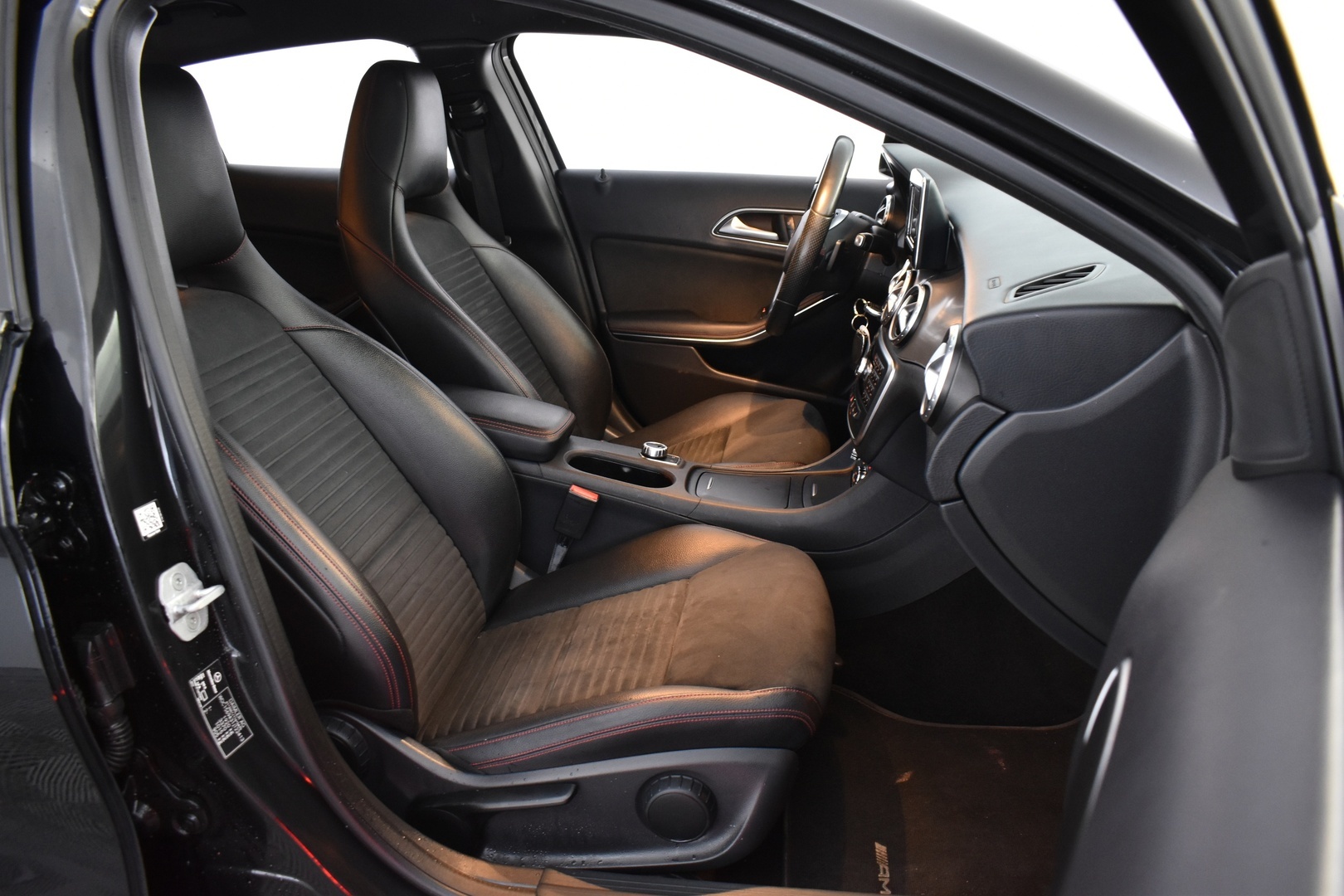 MERCEDES-BENZ GLA 2015