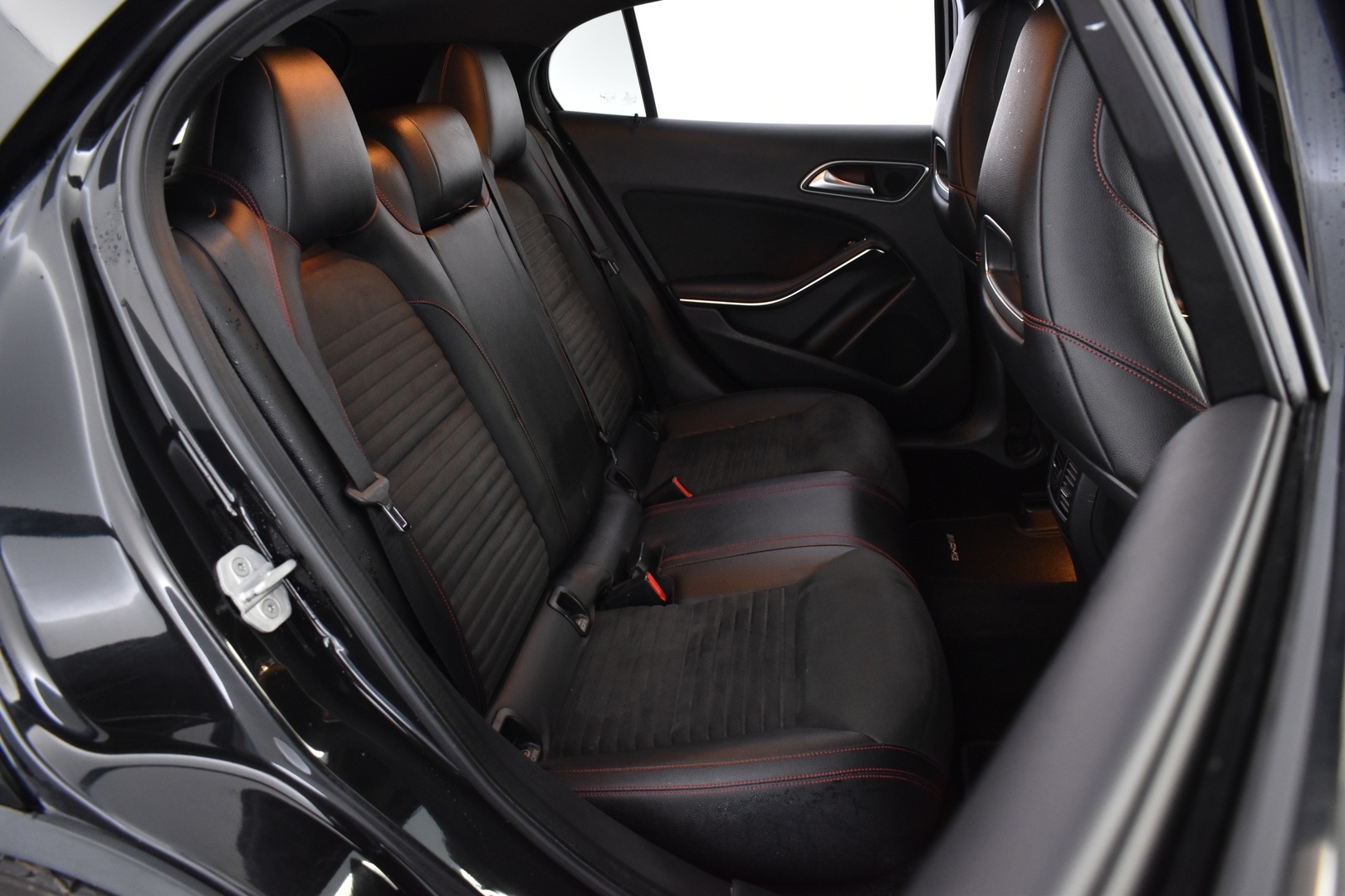 MERCEDES-BENZ GLA 2015