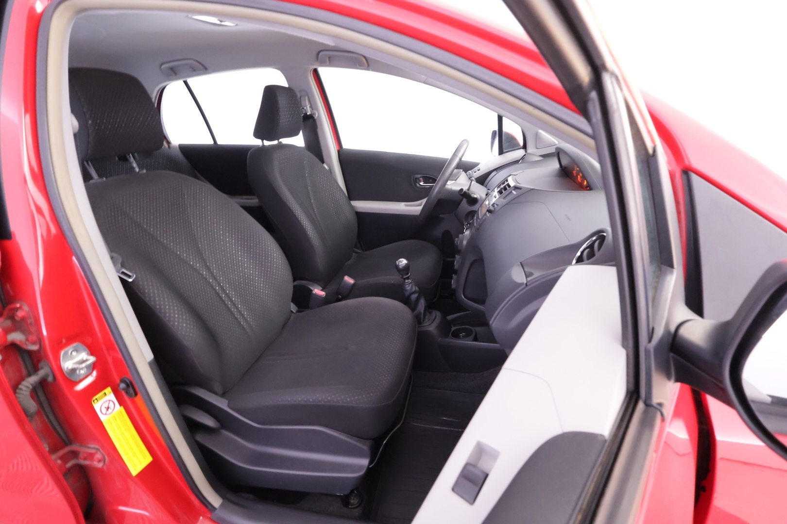 TOYOTA Yaris 2011