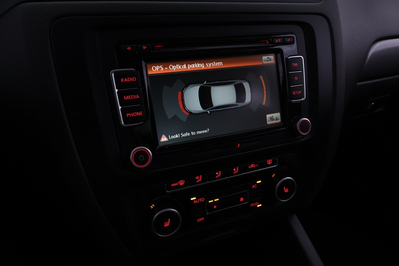 VOLKSWAGEN Jetta 2012