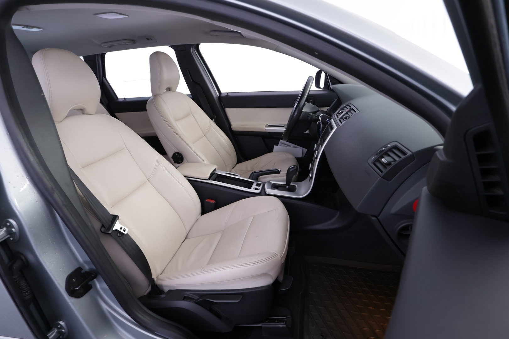 VOLVO V50 2011