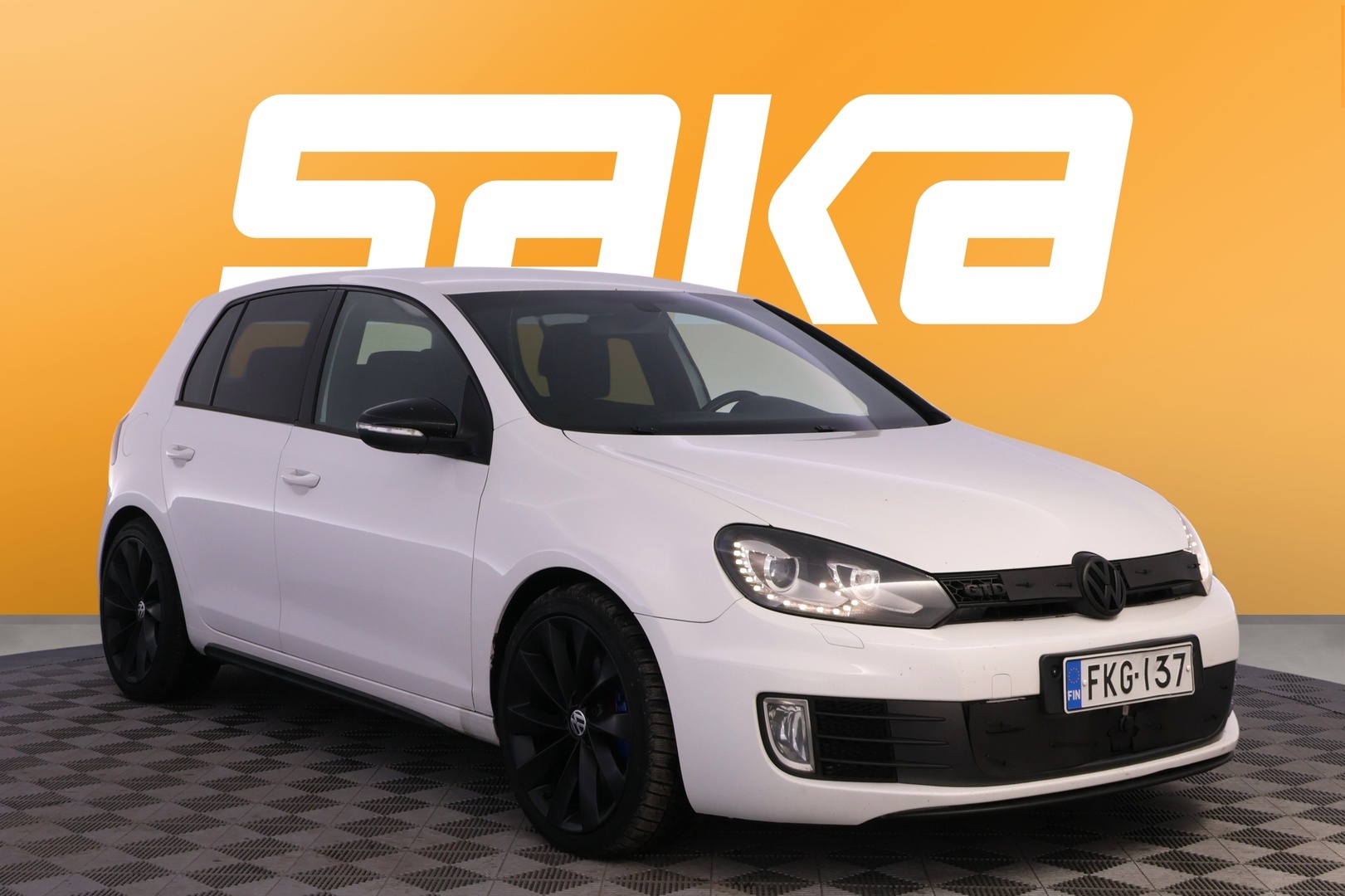 VOLKSWAGEN Golf 2012