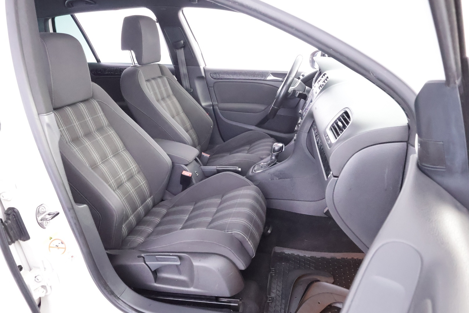 VOLKSWAGEN Golf 2012