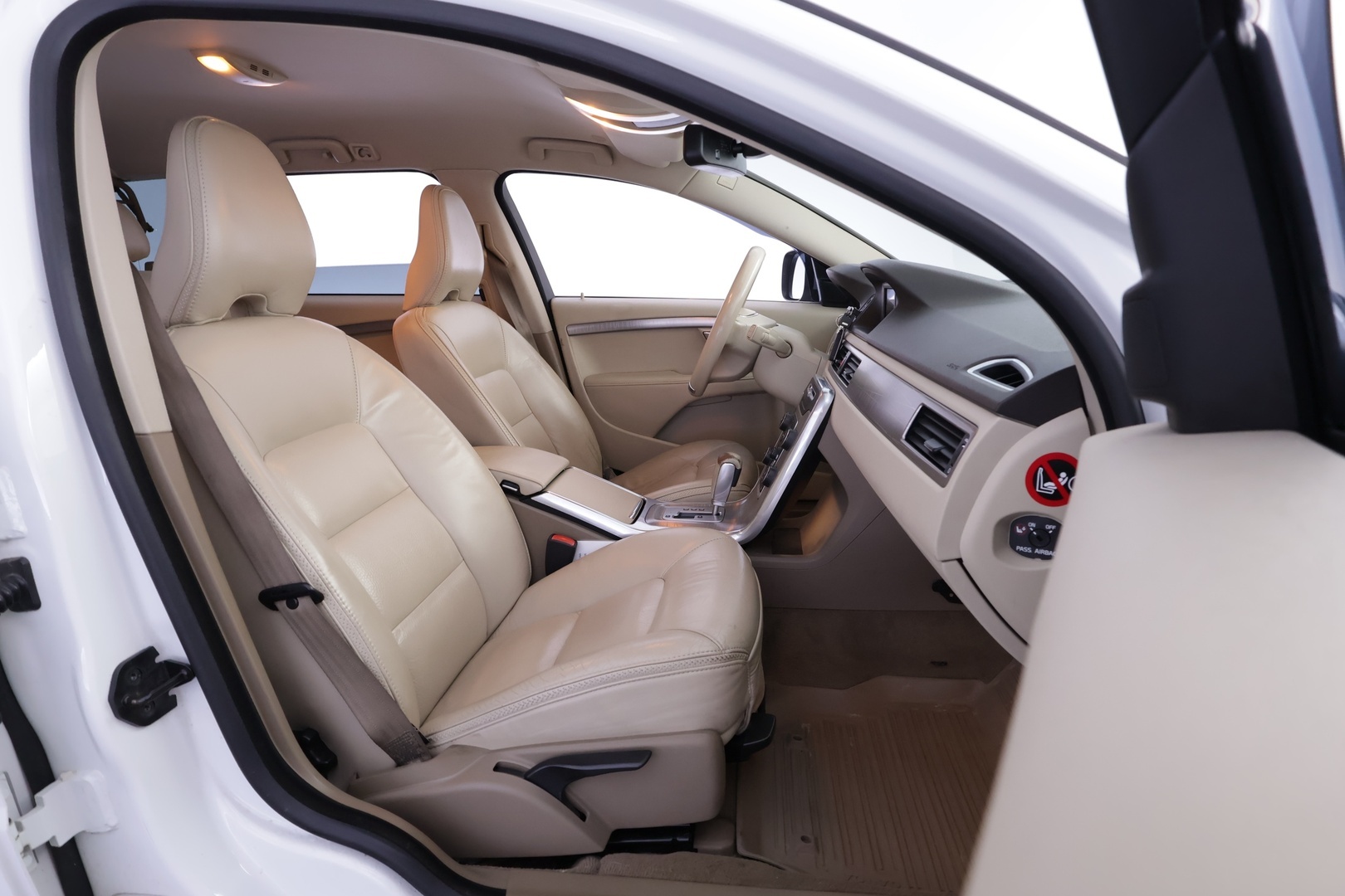 VOLVO XC70 2012