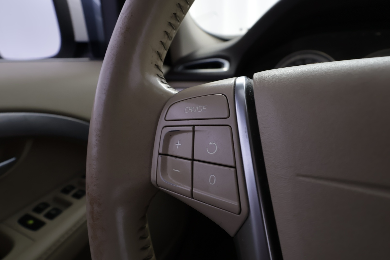 VOLVO XC70 2012