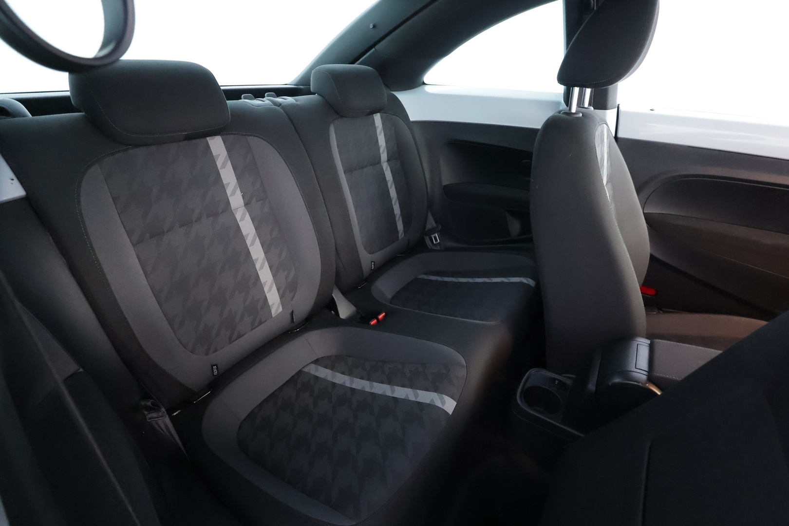 VOLKSWAGEN Beetle 2018