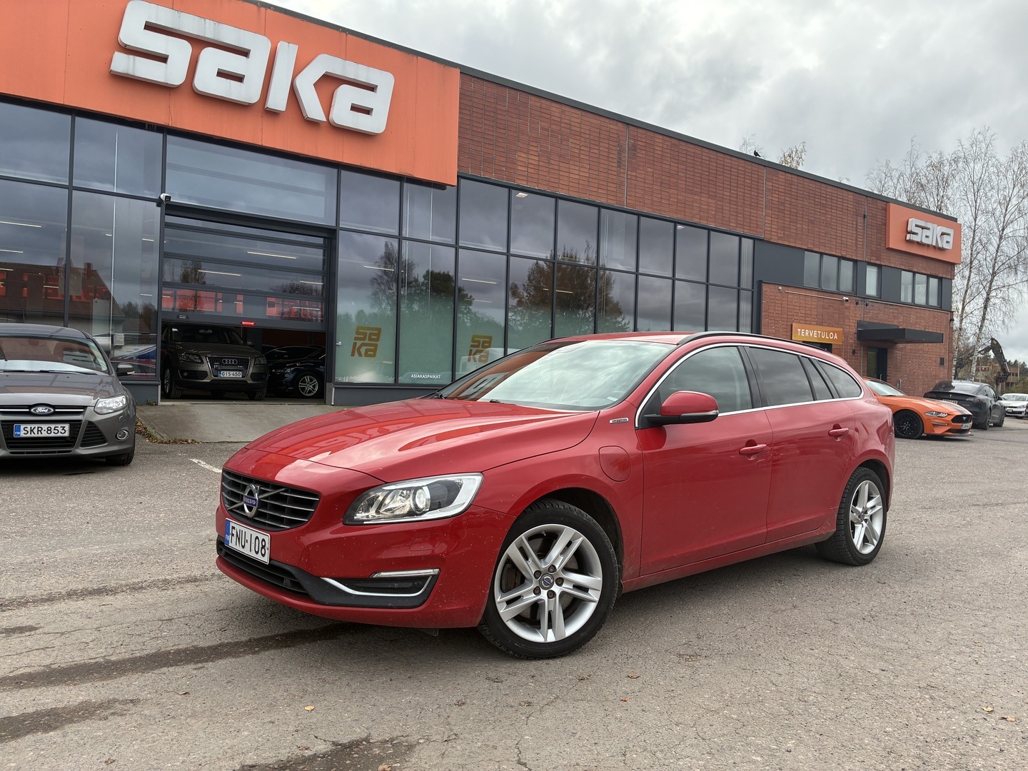 VOLVO V60 2016