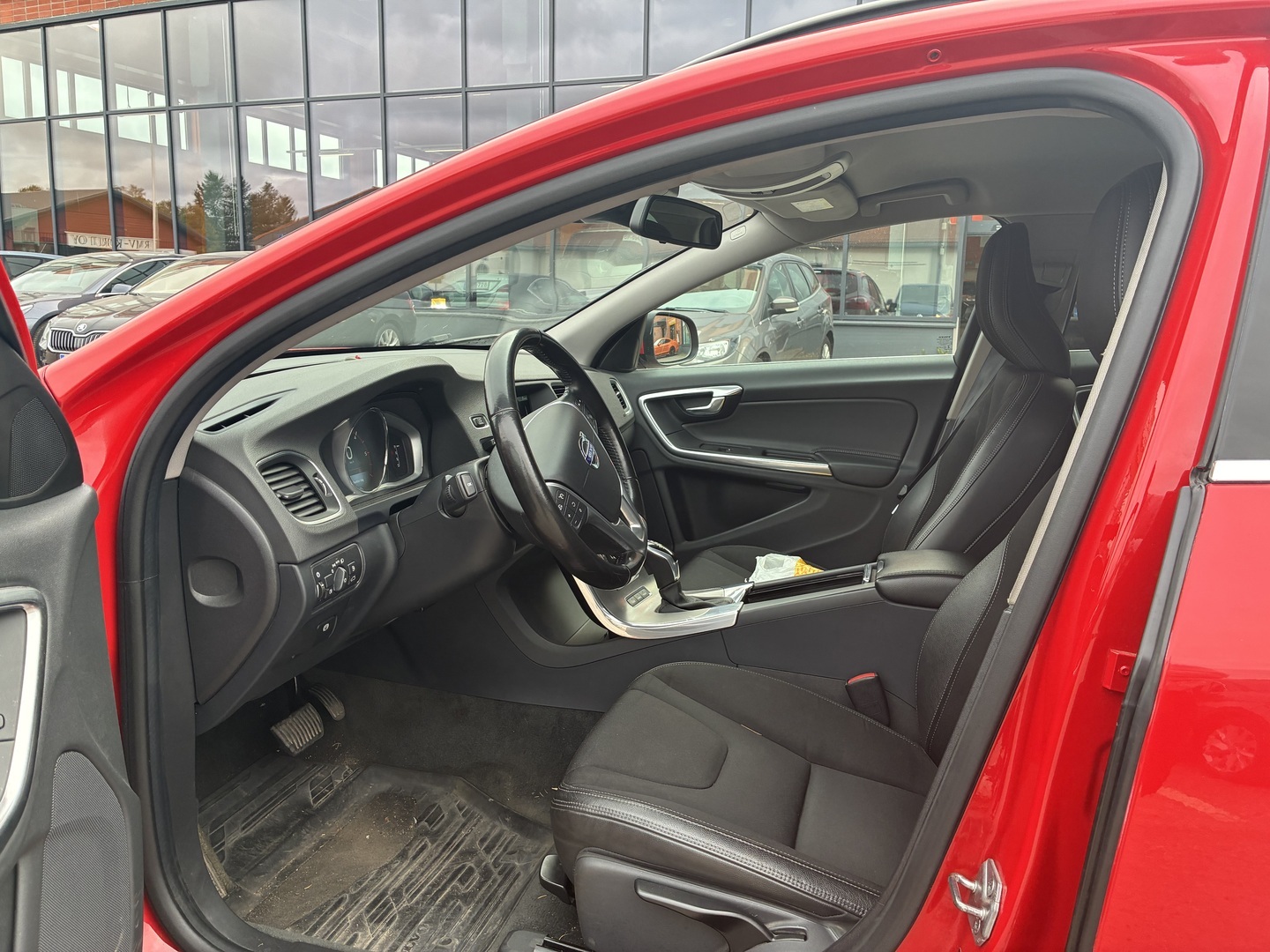 VOLVO V60 2016