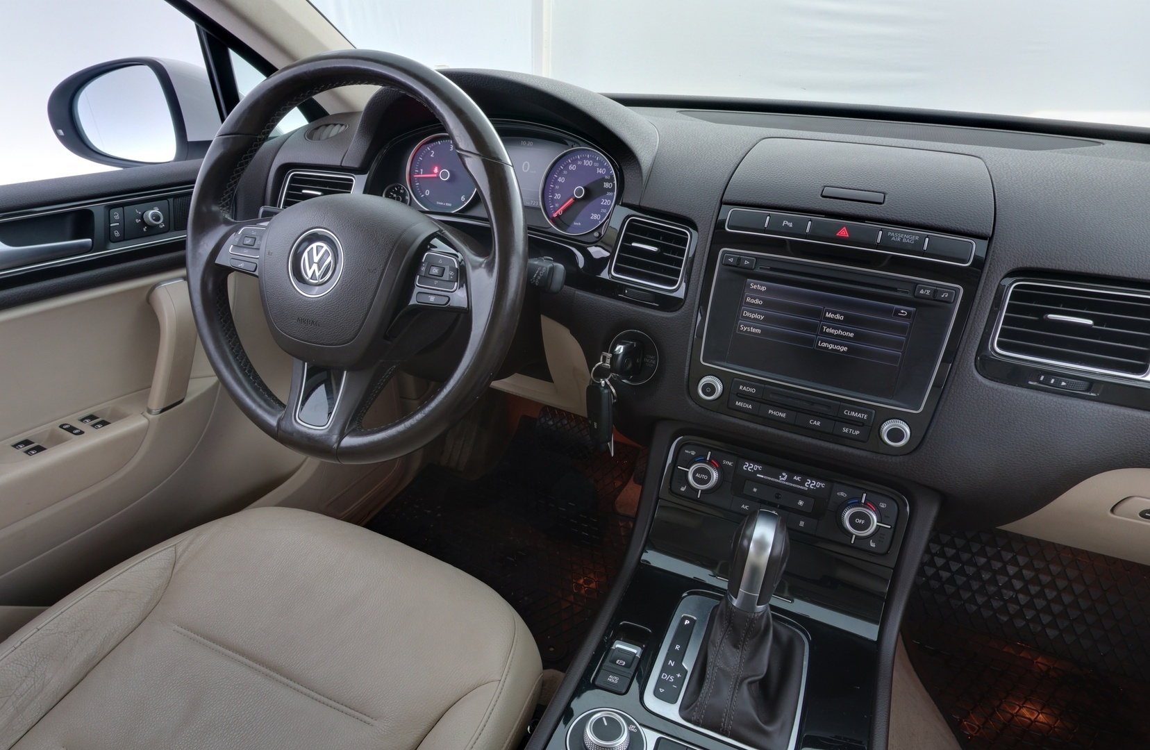 VOLKSWAGEN Touareg 2016