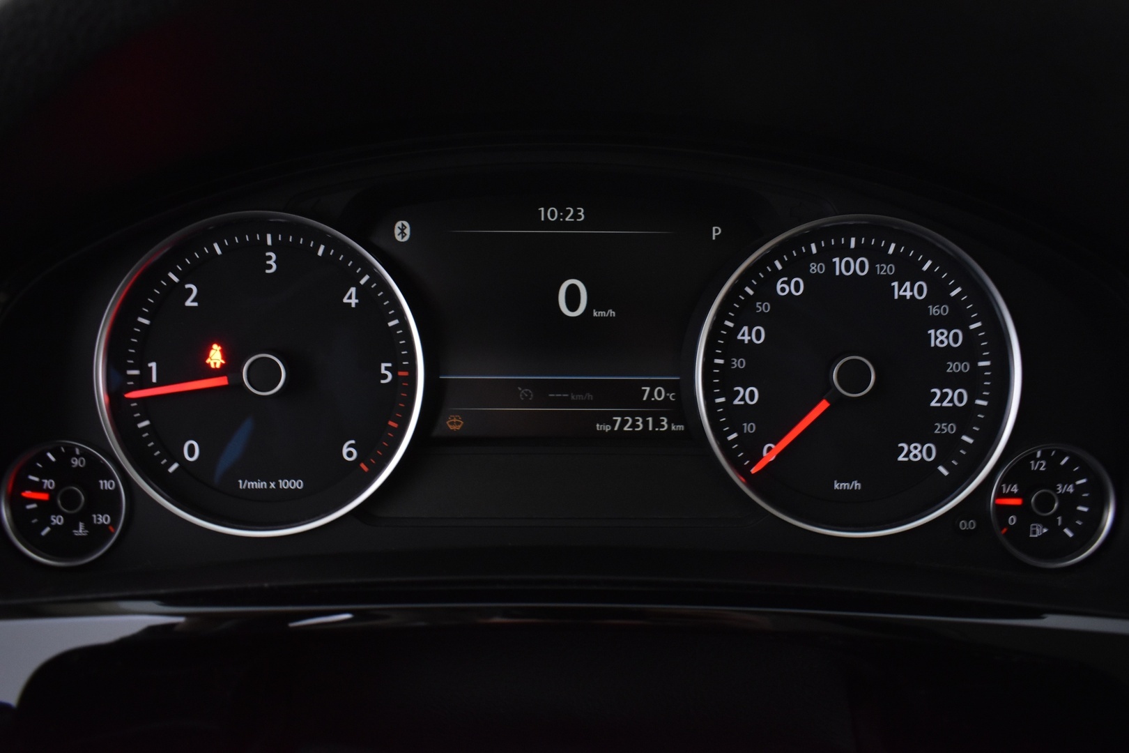 VOLKSWAGEN Touareg 2016