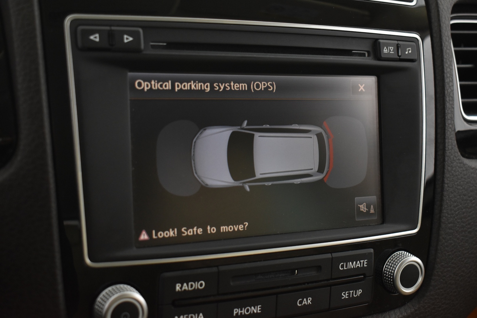 VOLKSWAGEN Touareg 2016