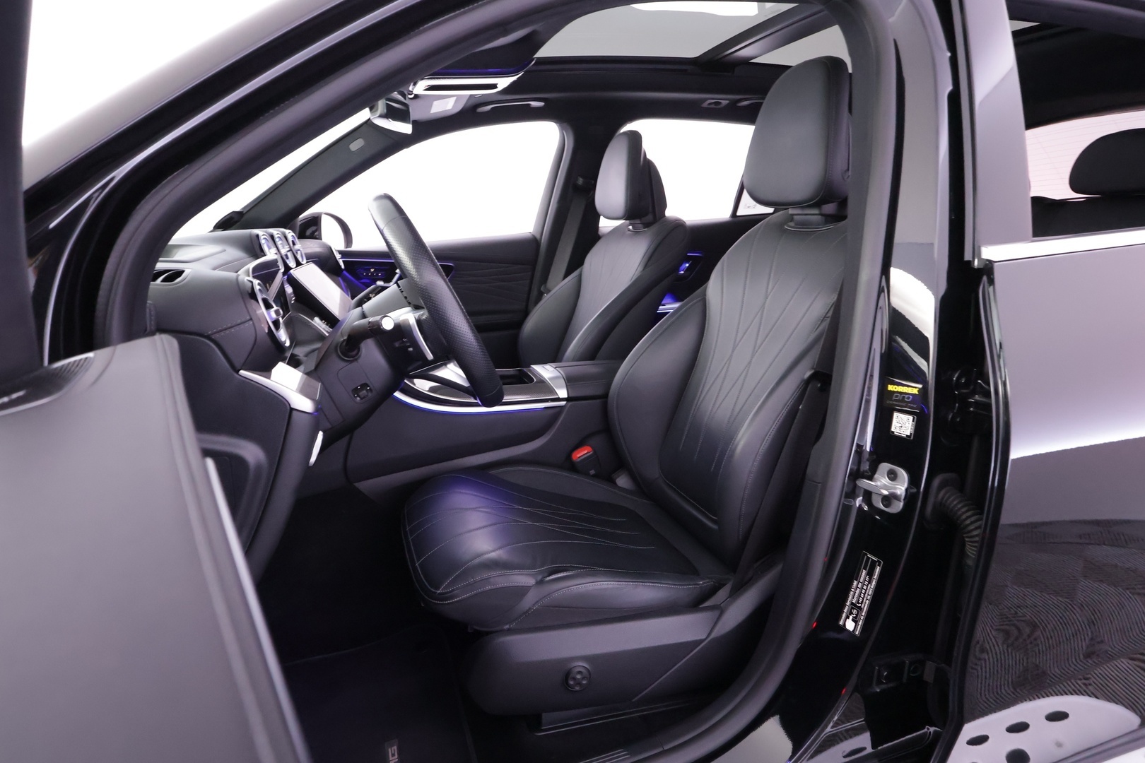 MERCEDES-BENZ GLC 2023