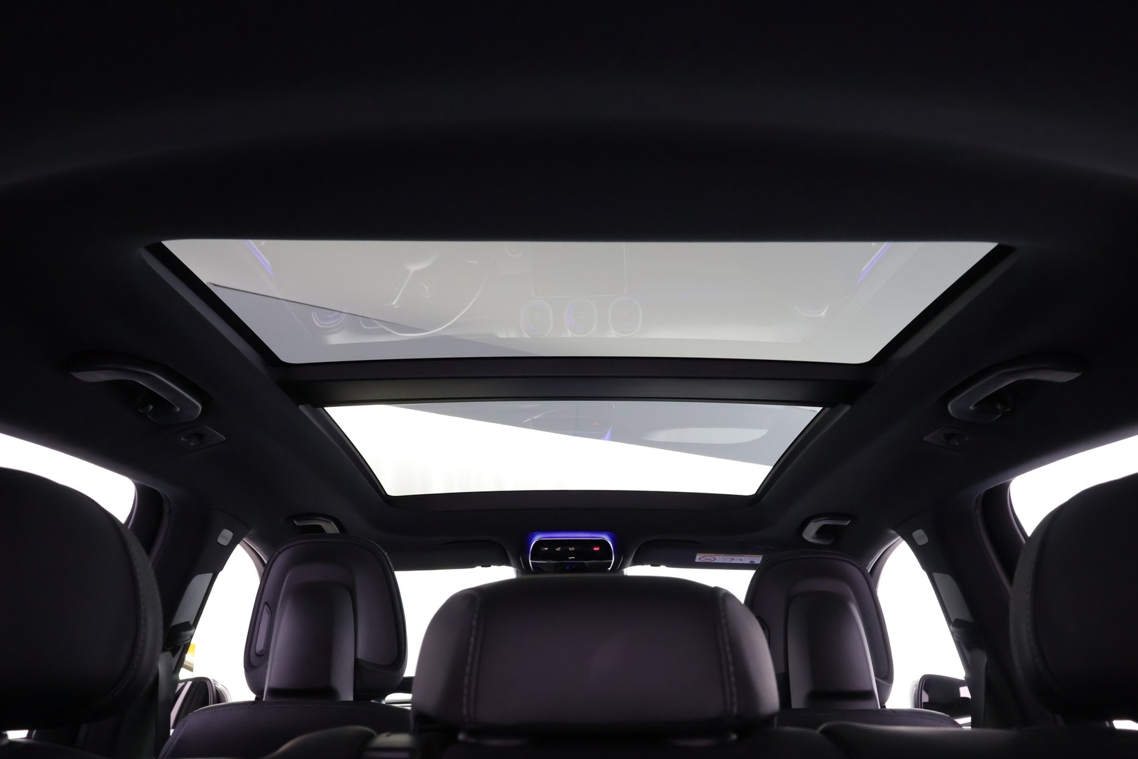MERCEDES-BENZ GLC 2023