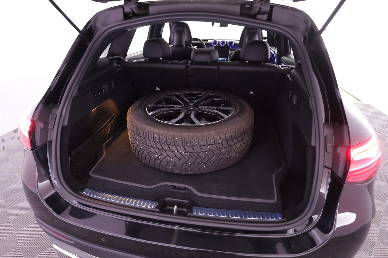 MERCEDES-BENZ GLC 2023