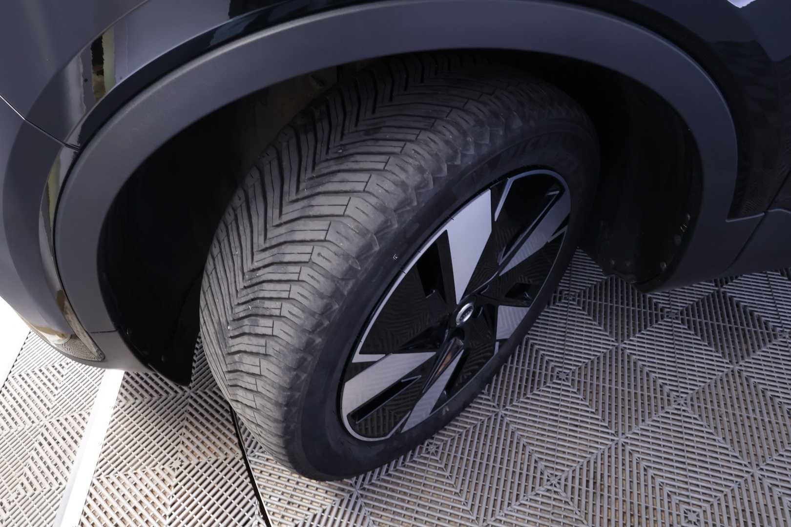 VOLVO XC40 2024