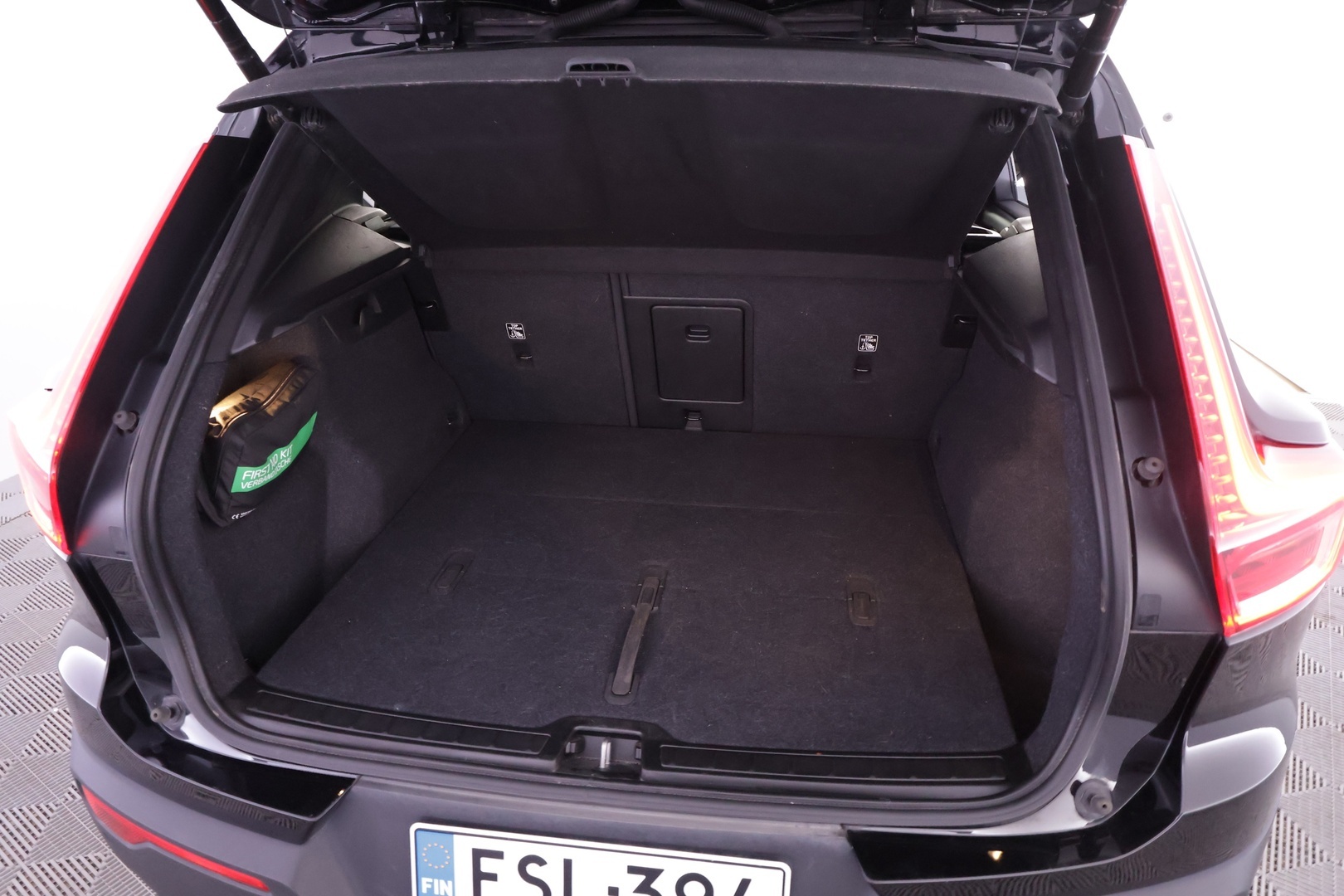 VOLVO XC40 2024