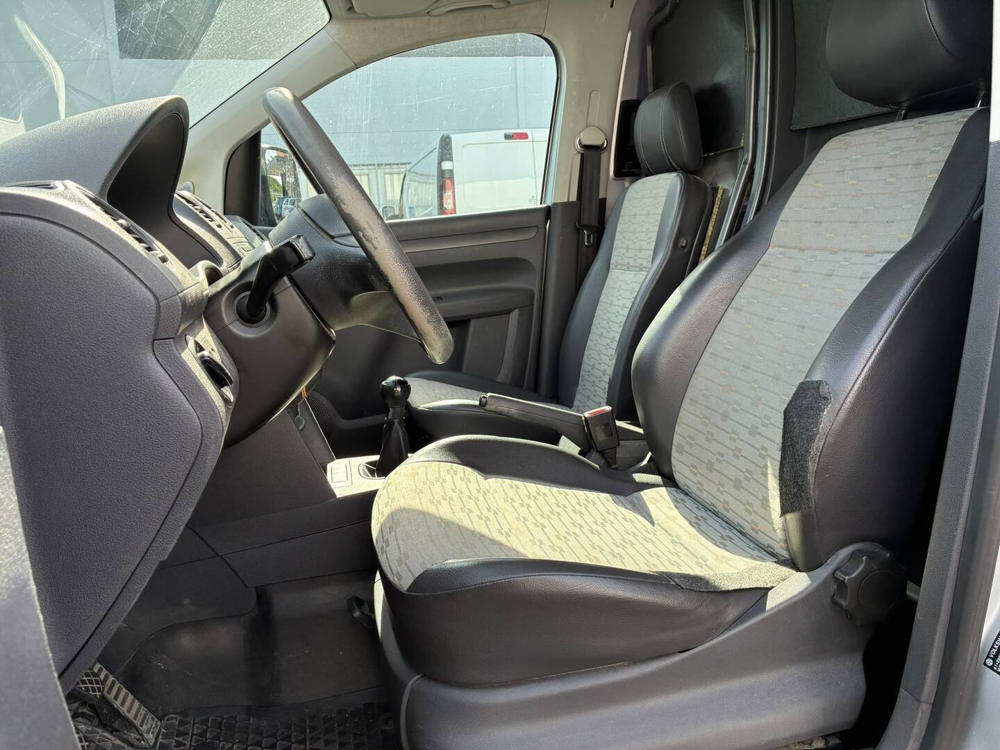 VOLKSWAGEN Caddy 2012