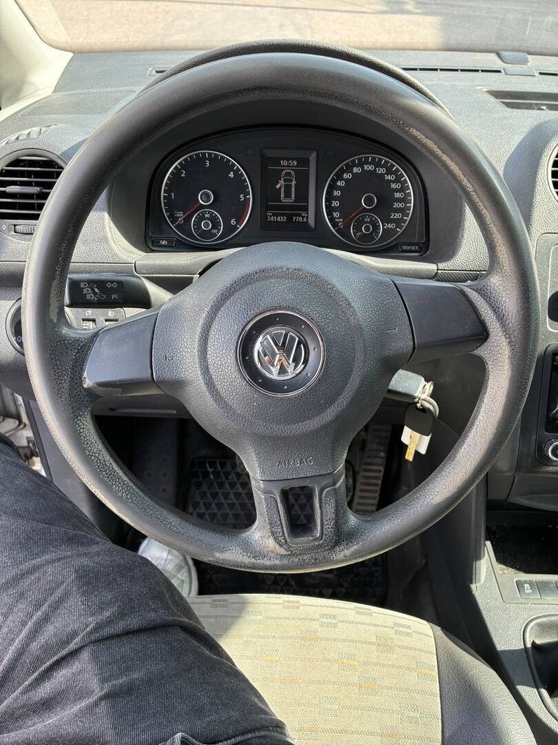 VOLKSWAGEN Caddy 2012