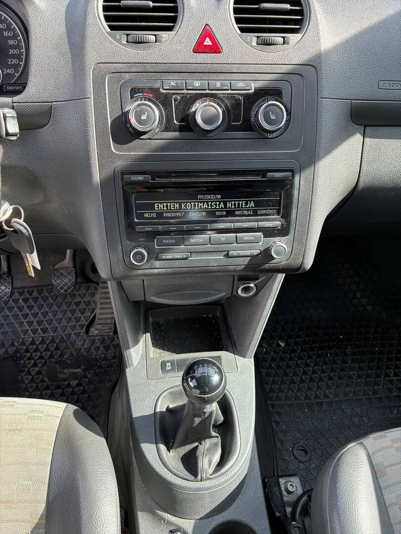 VOLKSWAGEN Caddy 2012