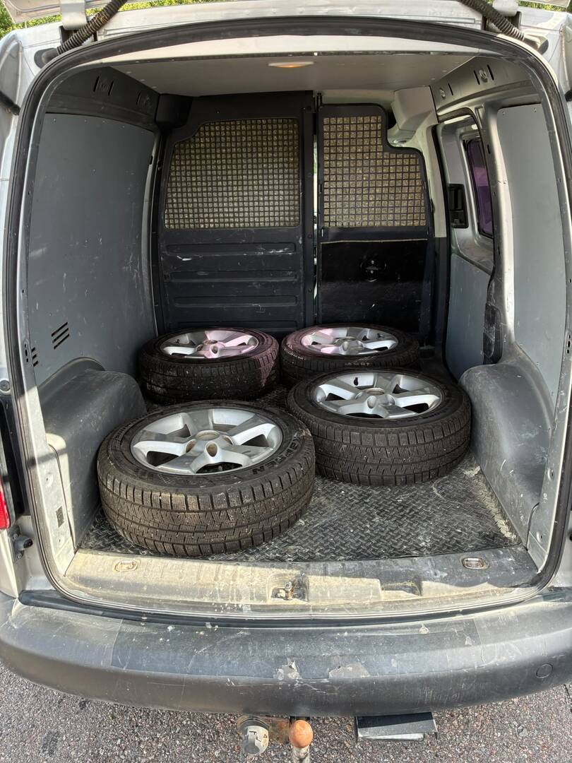 VOLKSWAGEN Caddy 2012