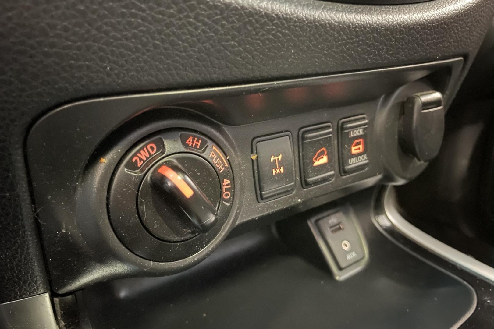 NISSAN Navara 2017