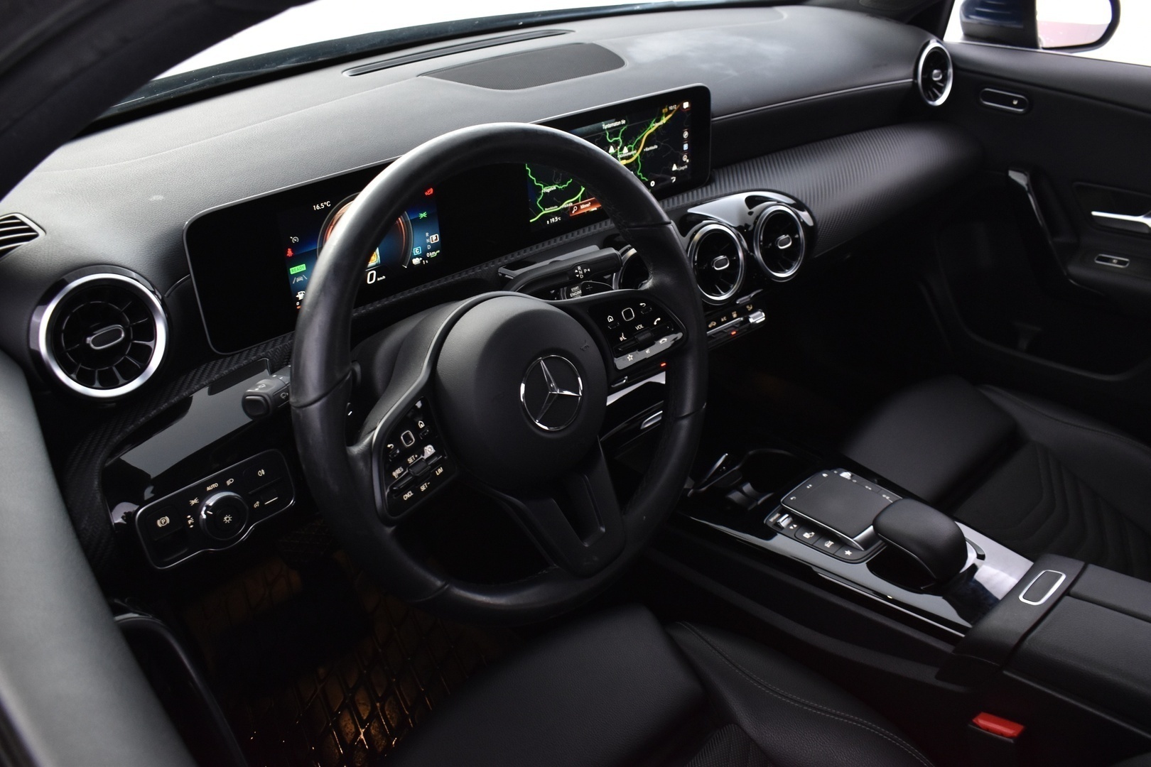 MERCEDES-BENZ A 2021