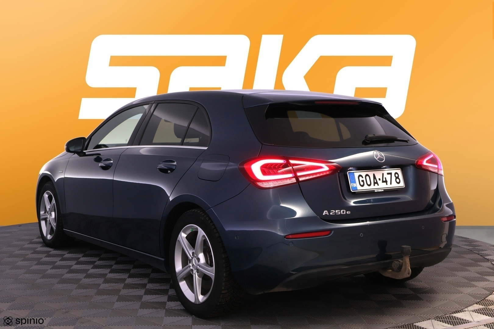 MERCEDES-BENZ A 2021