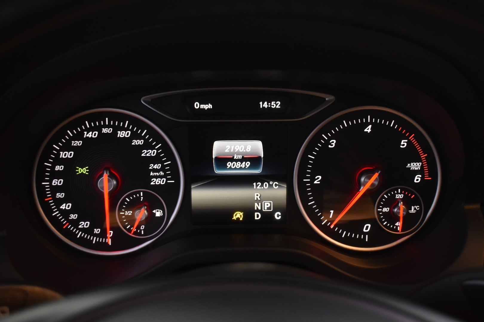 MERCEDES-BENZ A 2016