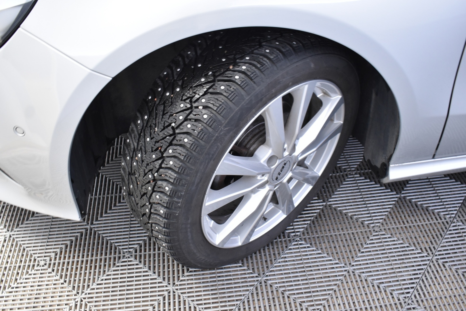 MERCEDES-BENZ A 2016