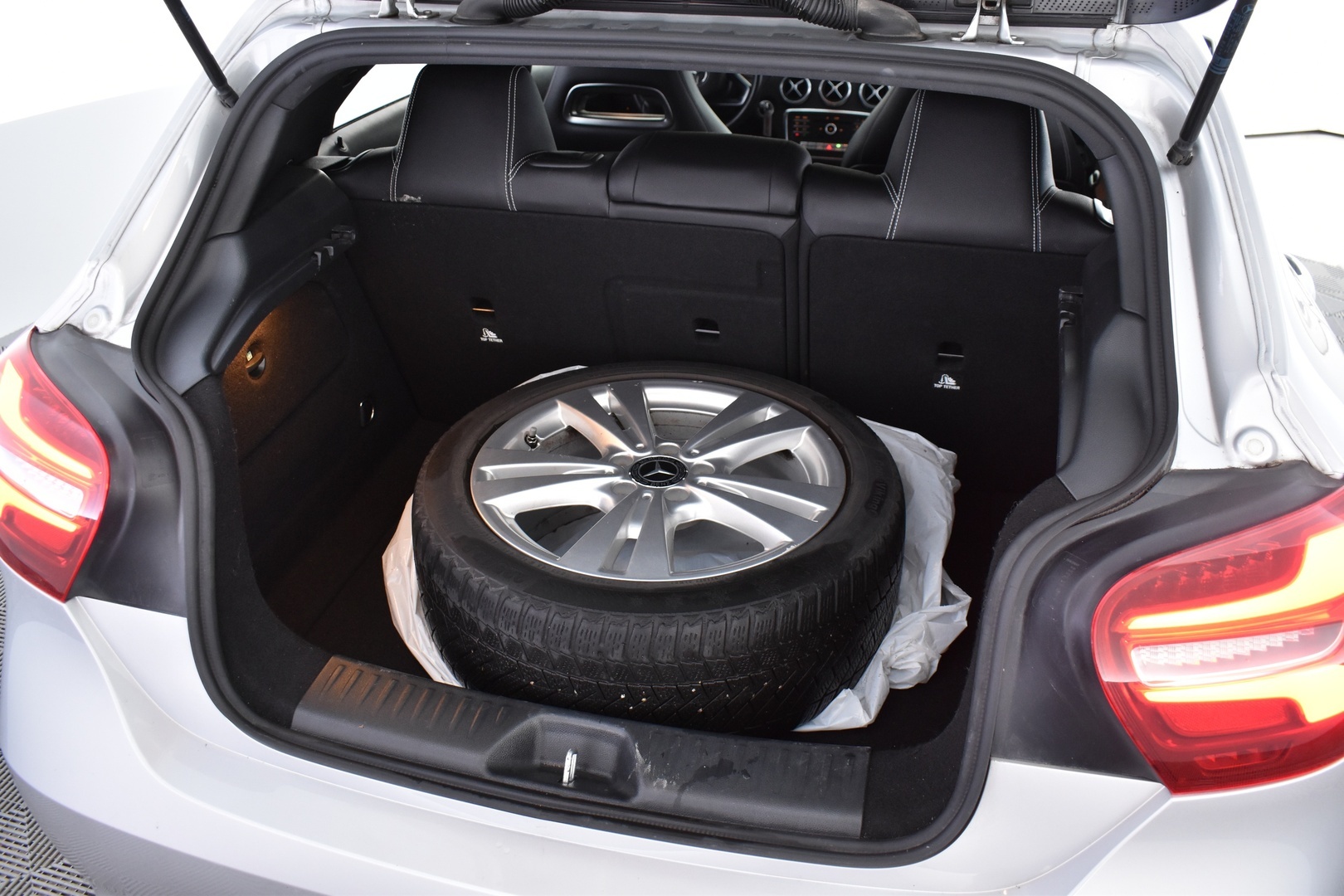 MERCEDES-BENZ A 2016