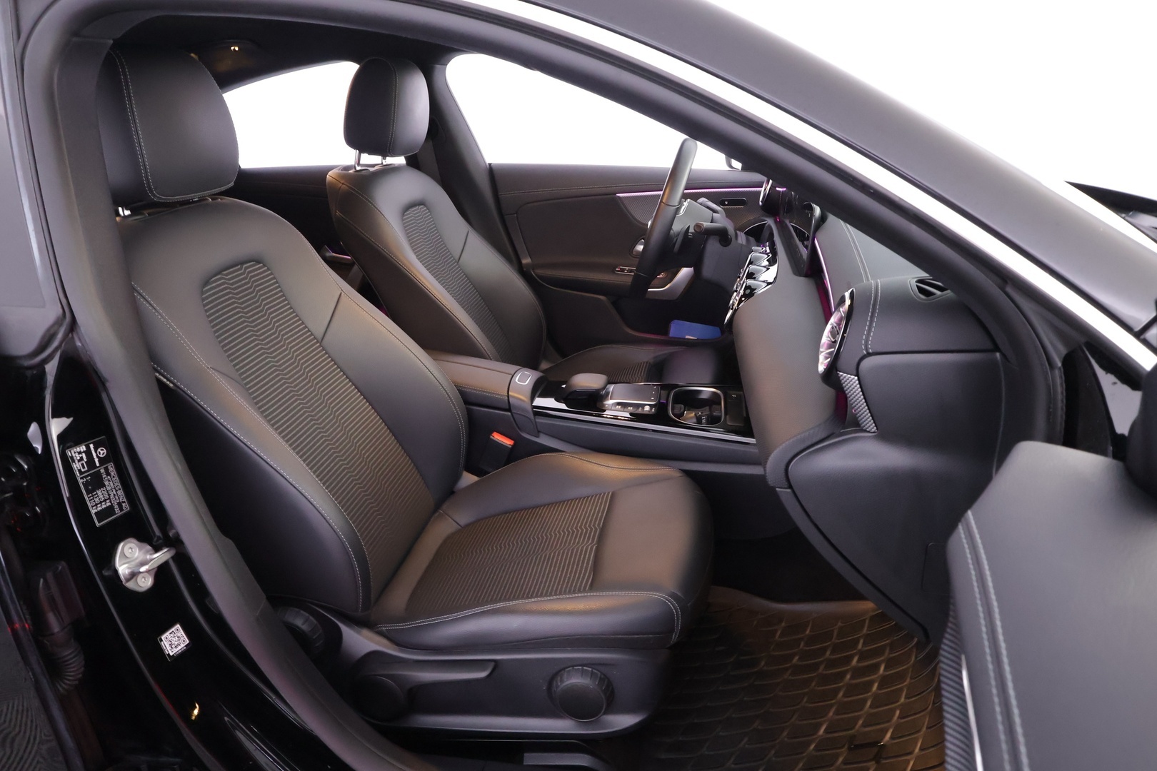 MERCEDES-BENZ CLA 2023
