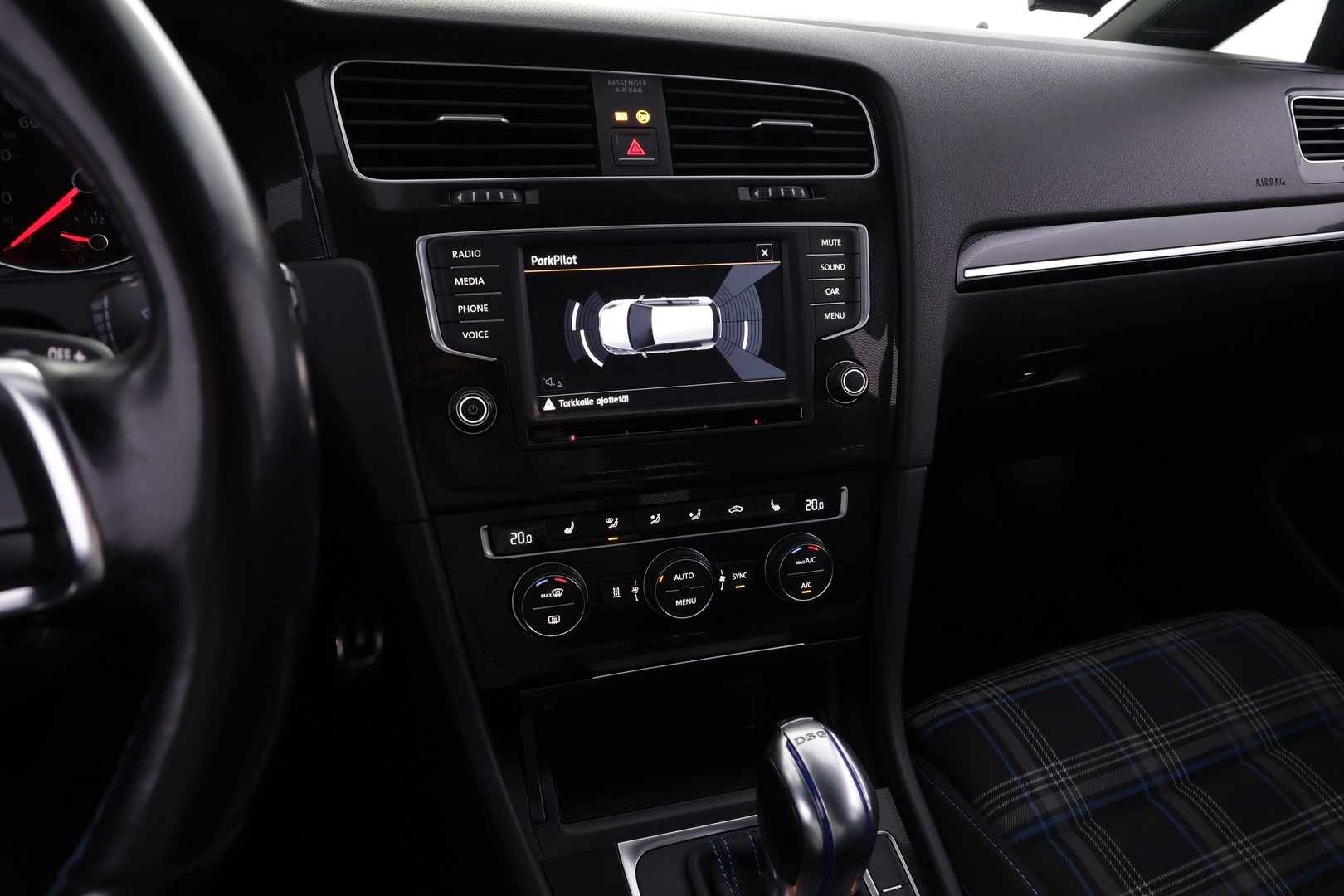 VOLKSWAGEN Golf 2016