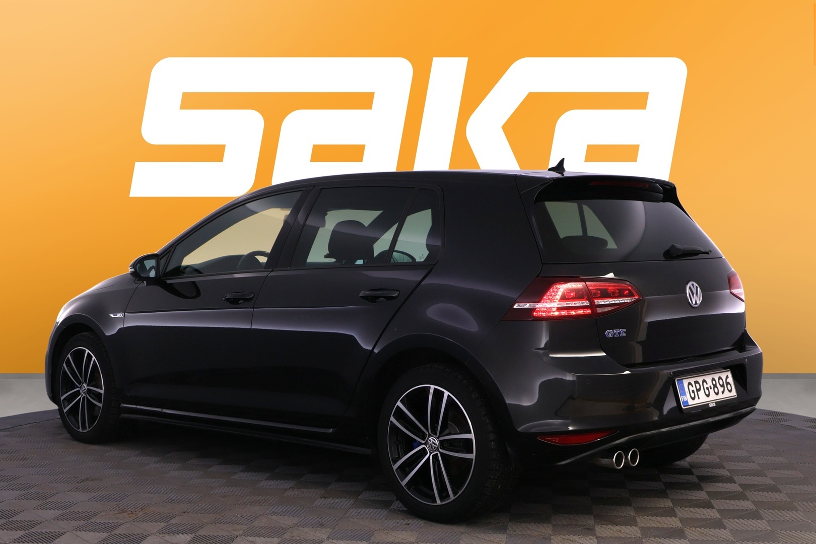 VOLKSWAGEN Golf 2016