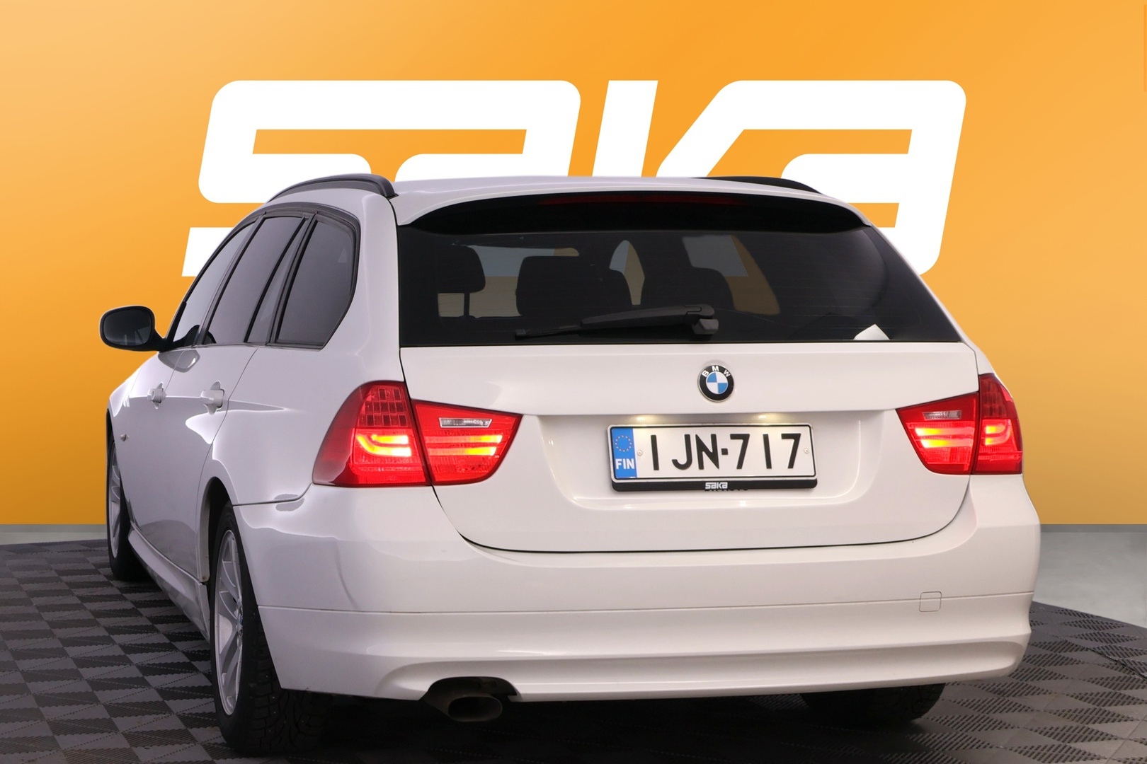 BMW 318 2010