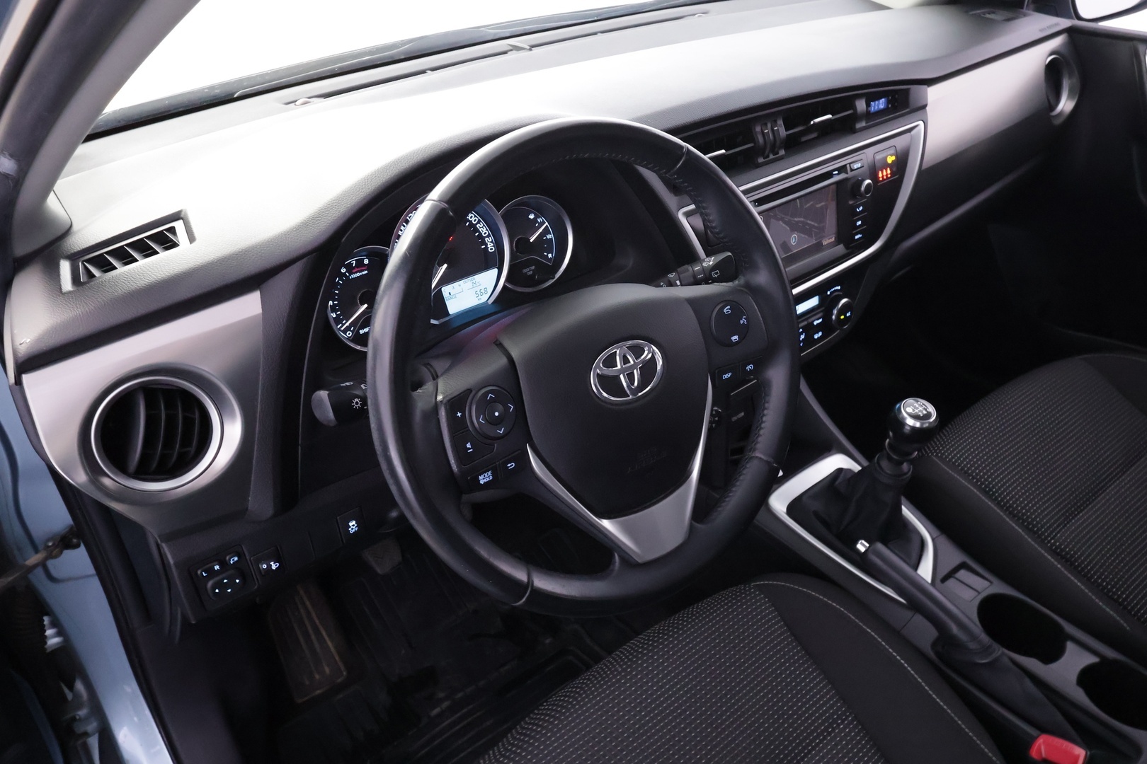 TOYOTA Auris 2013