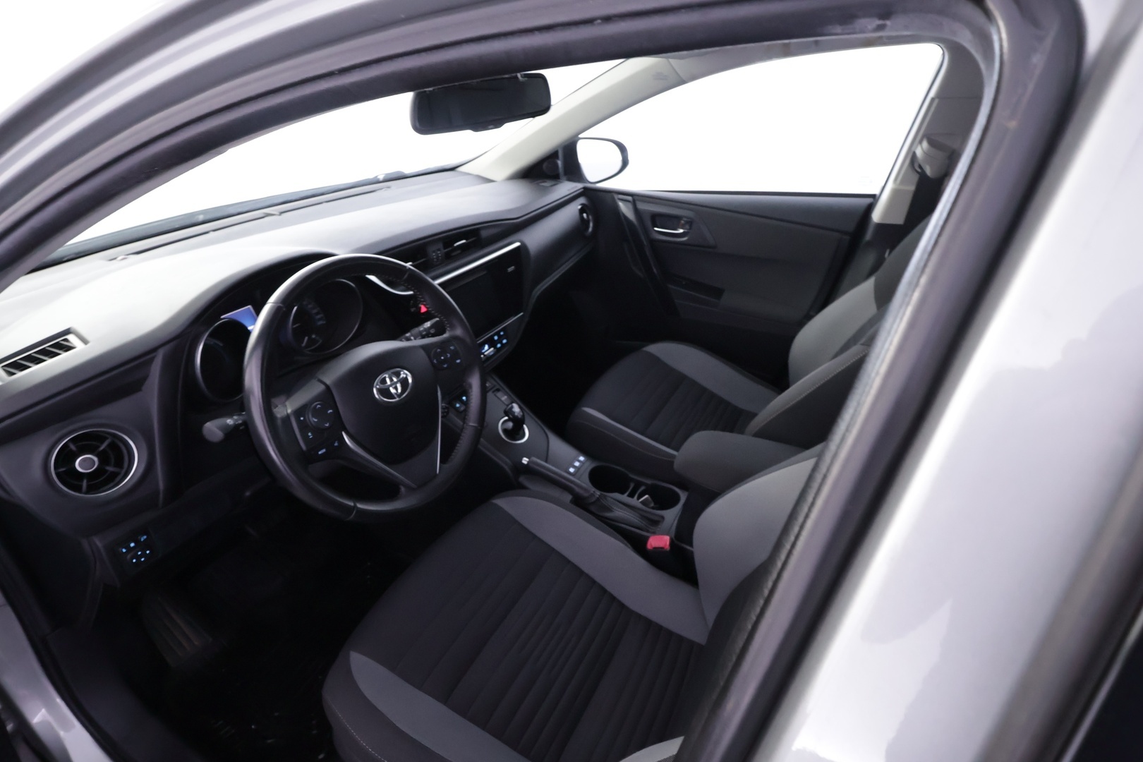 TOYOTA Auris 2016